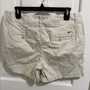 Vineyard Vines Women's Beige Shorts